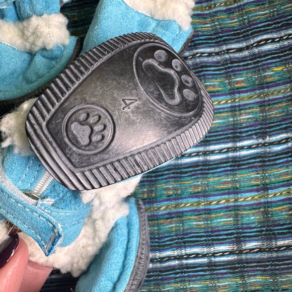 Pet Life Shearling Duggz Dog Shoes Blue & White Size Small - Picture 3 of 4
